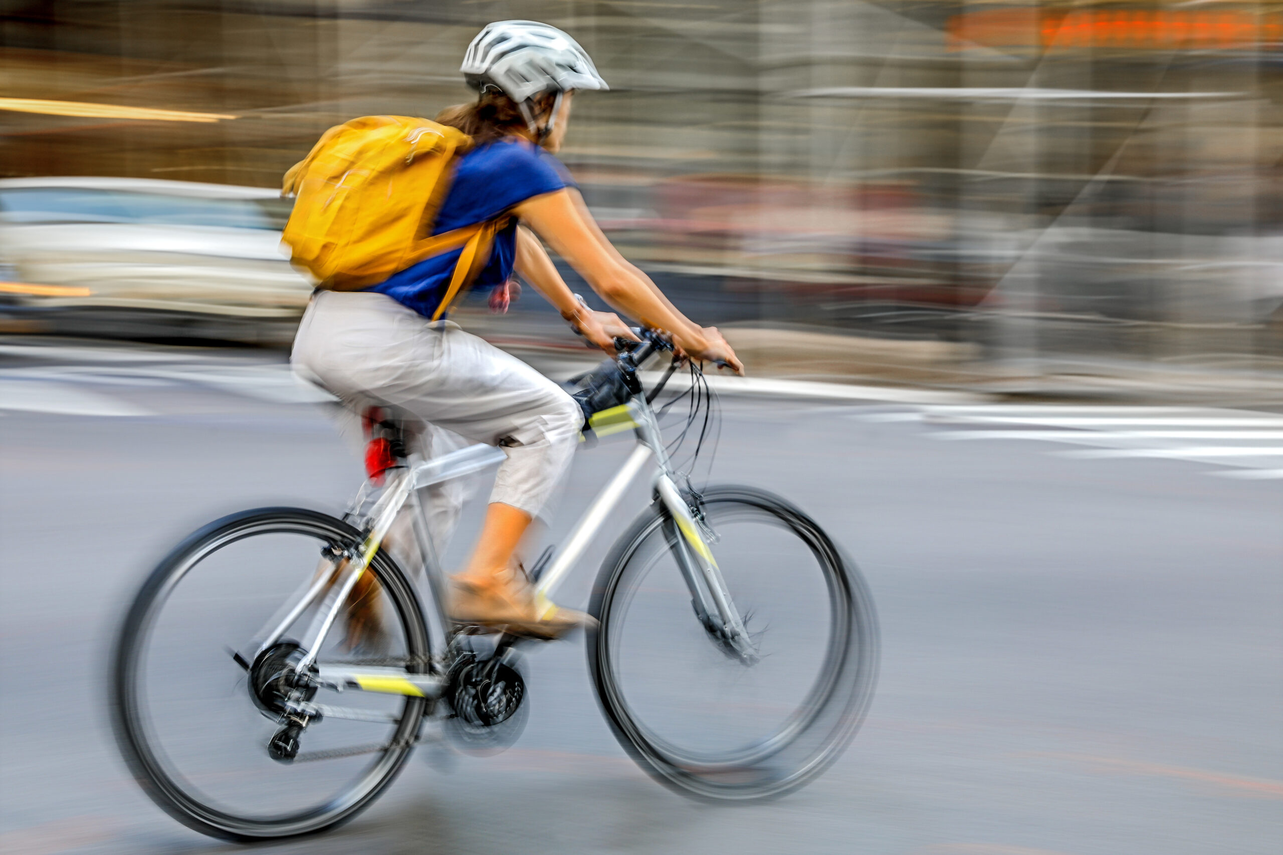 bicyclist alongside traffic